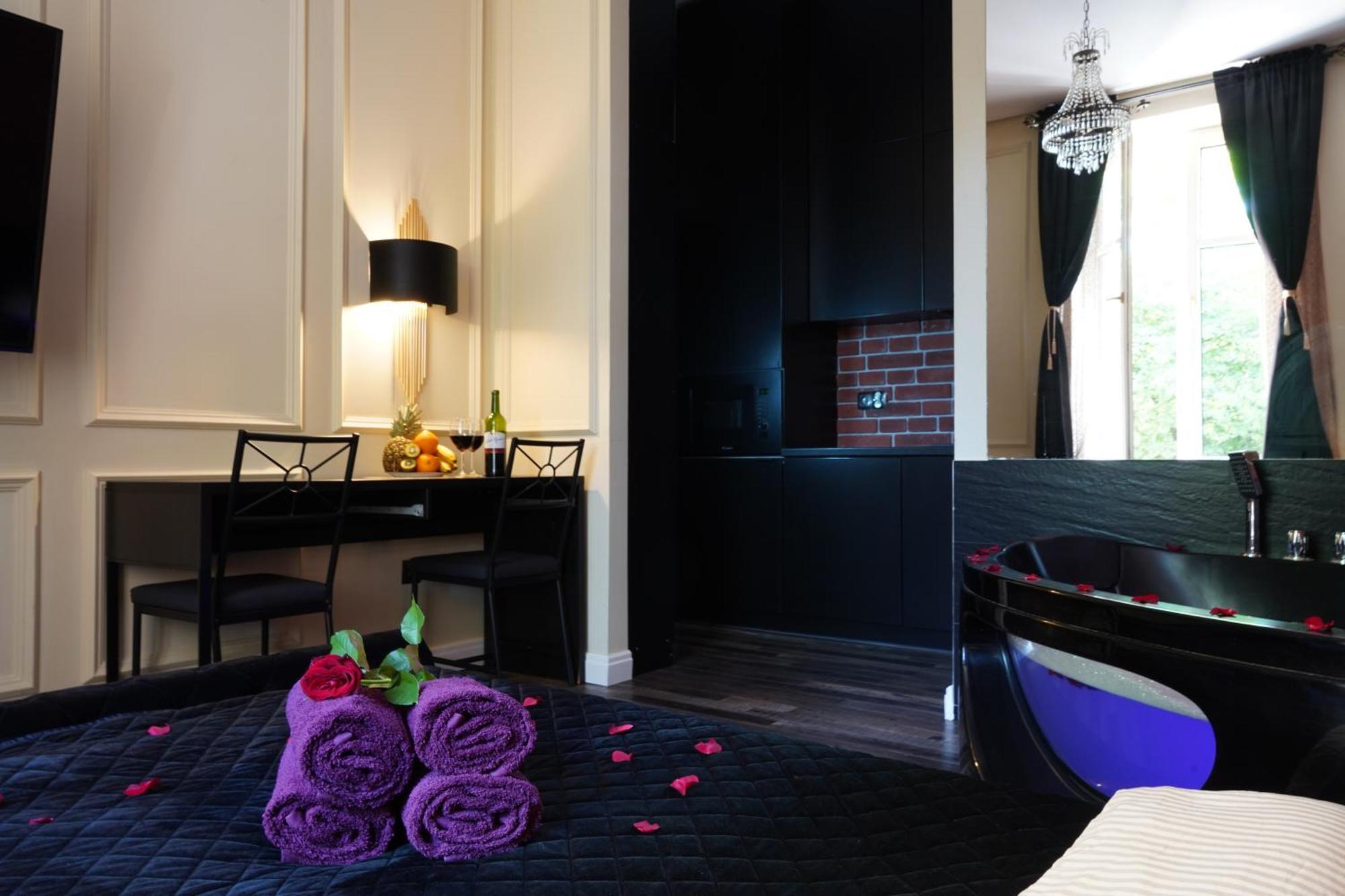 Spa Bath Apartment — Photos 1